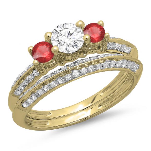 1.05 Carat (ctw) 18K Yellow Gold Round Cut Red Ruby & White Diamond Ladies 3 Stone Bridal Engagement Ring With Matching Band Set 1 CT