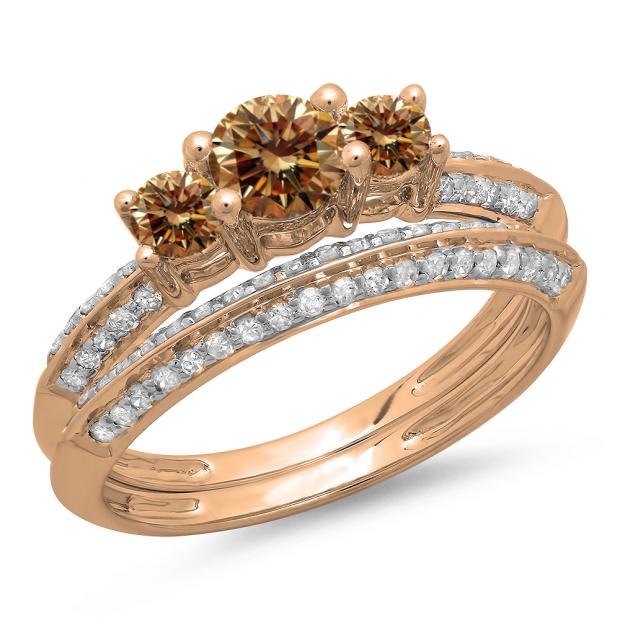 1.05 Carat (ctw) 18K Rose Gold Round Cut Champagne & White Diamond Ladies 3 Stone Bridal Engagement Ring With Matching Band Set 1 CT