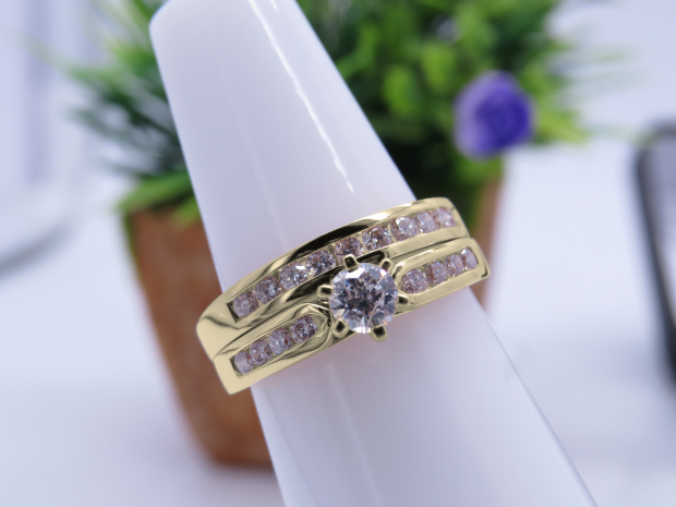 Buy IGI Certified Round White Diamond Tapered Shank Wedding Ring