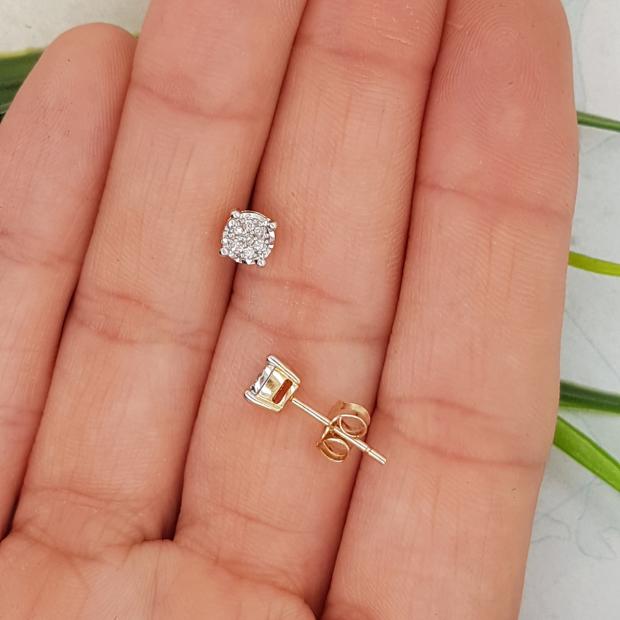 Buy 0.11 Carat (ctw) 14K Yellow Gold Round Diamond Ladies