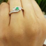 0.25 Carat (ctw) 14k White Gold Round Green Emerald And White Diamond Ladies Bridal Promise Heart 3 Stone Swirl Engagement Ring 1/4 CT