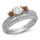 1.05 Carat (ctw) 14K White Gold Round Cut Champagne & White Diamond Ladies 3 Stone Bridal Engagement Ring With Matching Band Set 1 CT