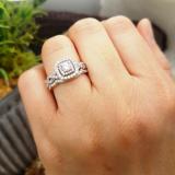 0.95 Carat (ctw) 10K Rose Gold Round Cut White Diamond Ladies Swirl Bridal Split Shank Halo Engagement Ring With Matching Band Set 1 CT