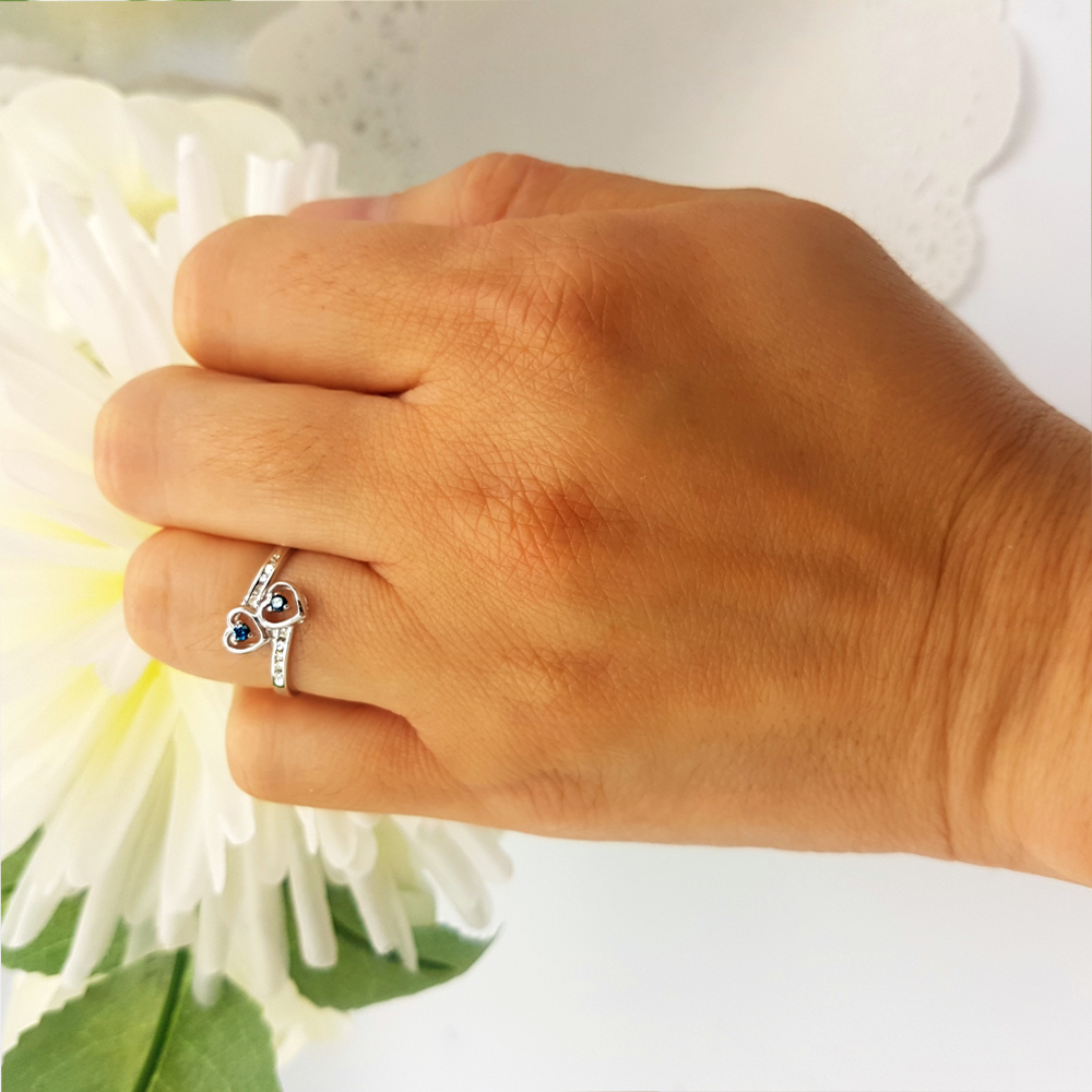 Buy 7.2 mm 0.15 Carat (ctw) Sterling Silver Round Blue & White Diamond