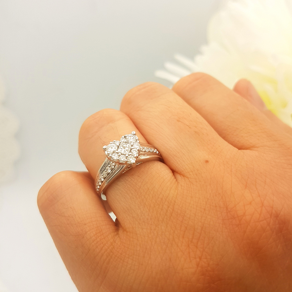 Buy 8.8 mm 0.70 Carat (ctw) 10K White Gold Princess & Round Diamond Ladies Bridal Heart Shaped